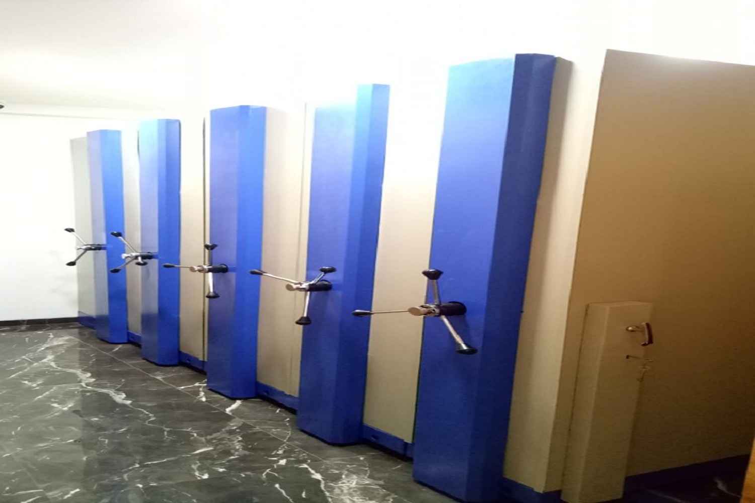 mobile-shelving-rack-compactor