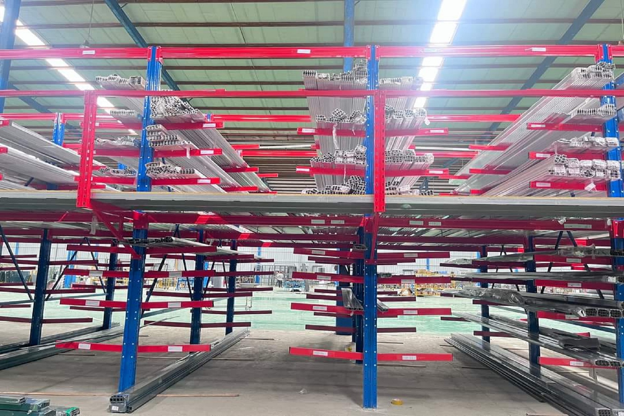 multi-tier-cantilever-racking